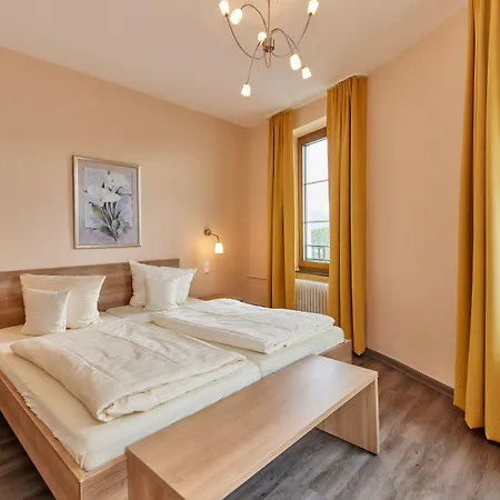 Mosintos Roemischer Kaiser Hotel Bernkastel-Kues