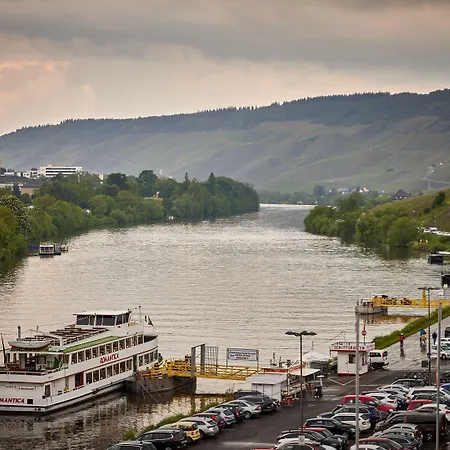 Hotel Mosintos Roemischer Kaiser 3*
