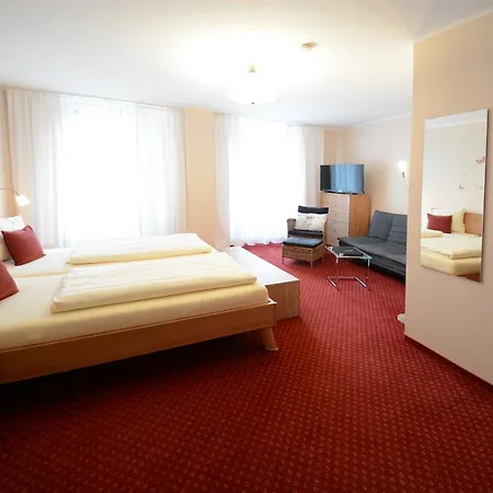 Hotel Römischer Kaiser 3*