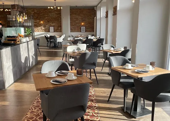 Mosintos Roemischer Kaiser מלון 3*