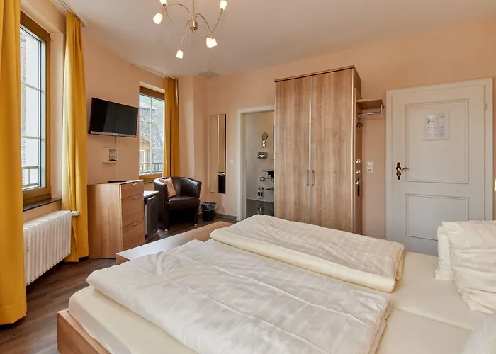 מלון Mosintos Roemischer Kaiser 3*