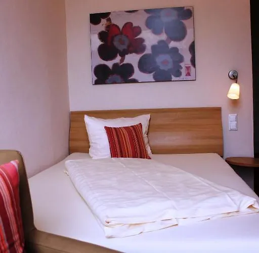 Mosintos Roemischer Kaiser מלון