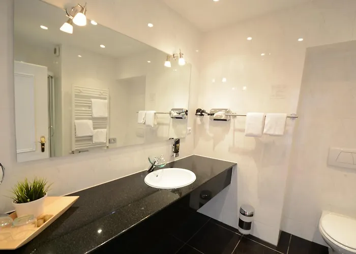 מלון Mosintos Roemischer Kaiser 3*